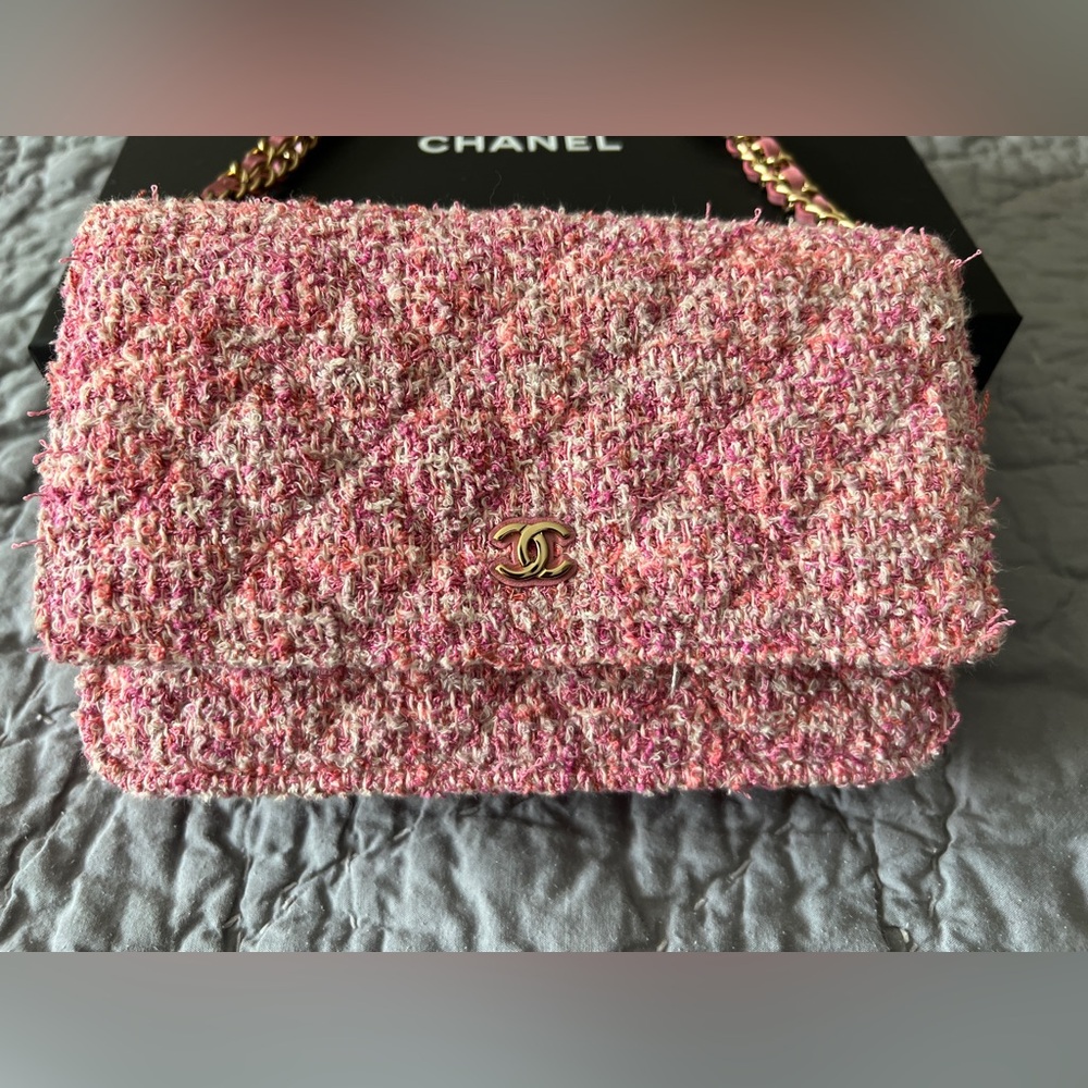 Chanel Classic Wallet on Chain